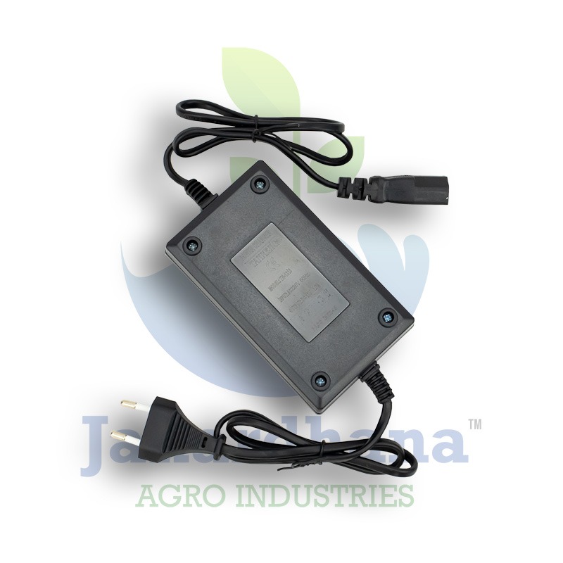 Tanneng 12V 1.7A Smart Battery Charger – Fast & Safe Charger for Sprayers (Li-ion, LiFePO₄, Lead-Acid Compatible)